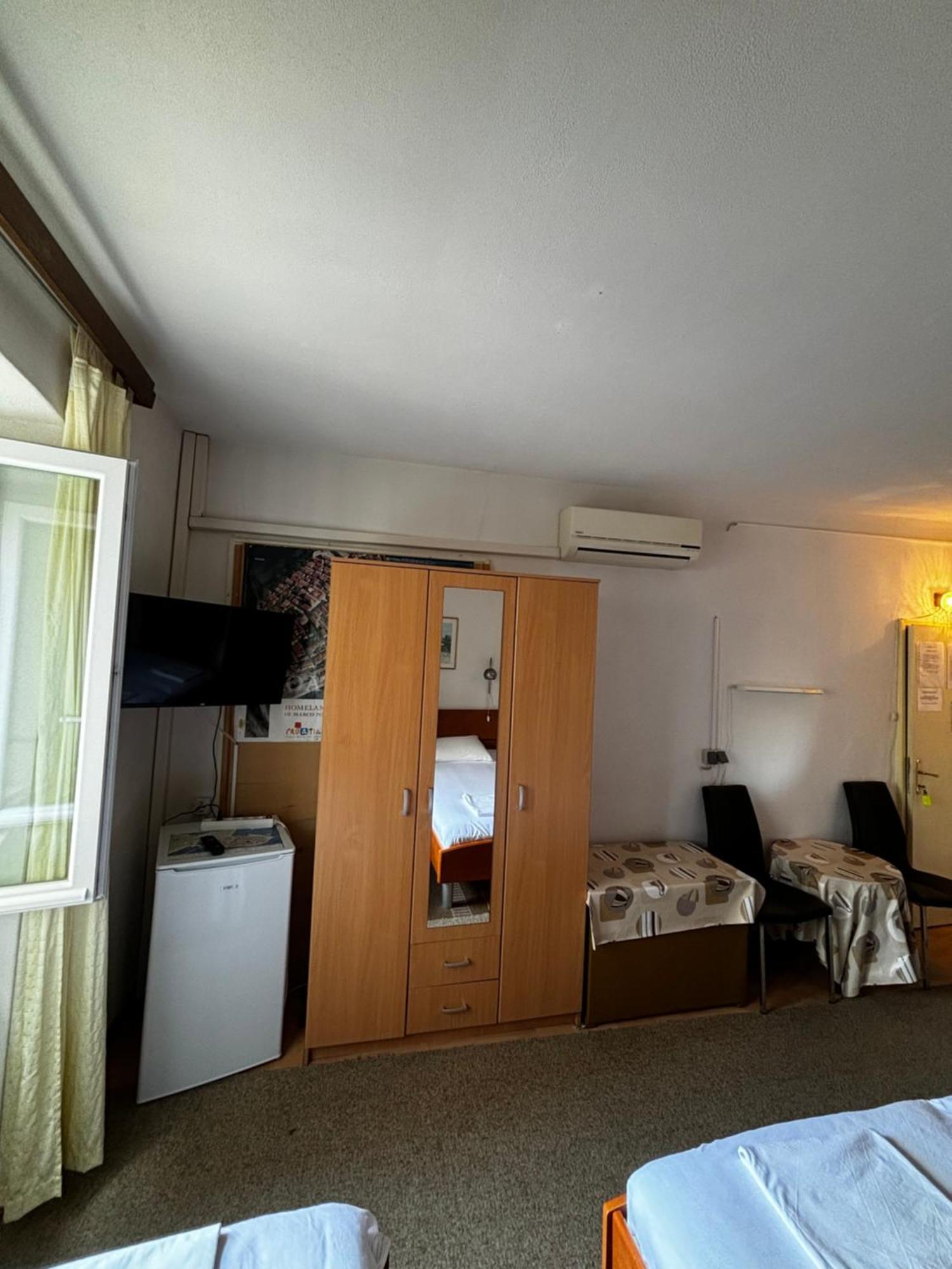 Accommodation Old Town Vitaic Корчула Экстерьер фото