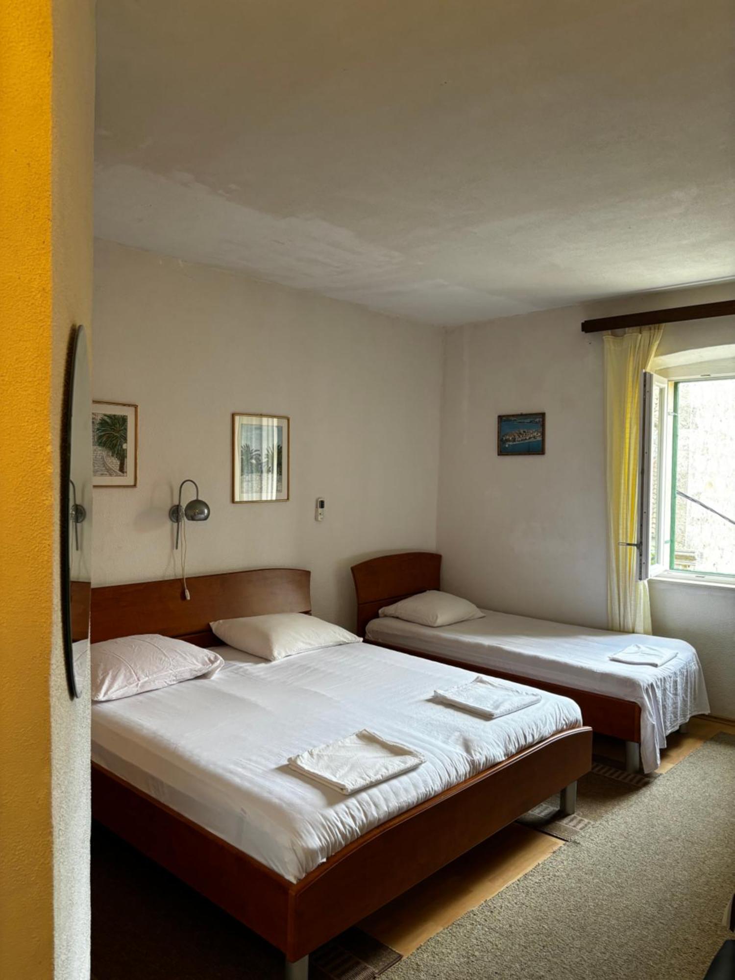 Accommodation Old Town Vitaic Корчула Экстерьер фото